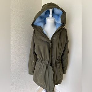 Warm winter coat. Army green. Small